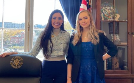 'Anti-Greta' Naomi Seibt vraagt asiel in Amerika omdat ze in eigen land wordt vervolgd vanwege haar mening