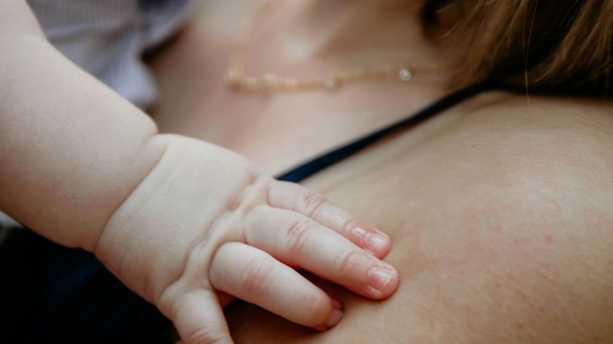 Politie ingeschakeld nadat vrouw op consultatiebureau vraagt om bijsluiter van vaccinaties