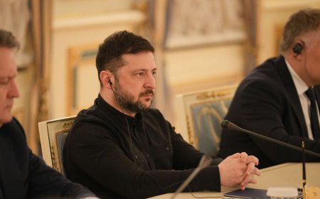 Cynischer wordt het niet: president Zelensky krijgt vrijheidsprijs van Hugo “lockdown” de Jonge