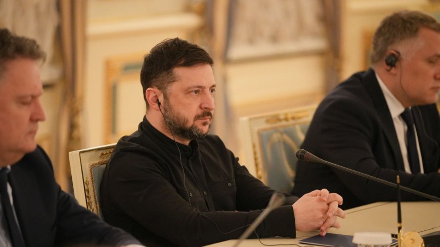 Cynischer wordt het niet: president Zelensky krijgt vrijheidsprijs van Hugo “lockdown” de Jonge