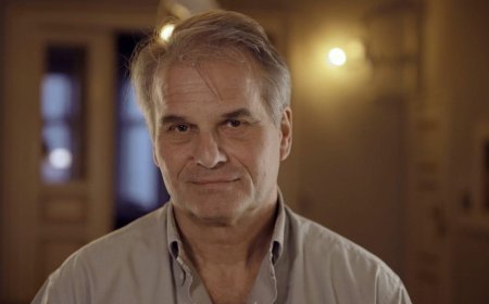 Petities voor vrijlating Reiner Fuellmich aangeboden bij Duitse ambassade in Den Haag (ambassadeur maakt zich uit de voeten)