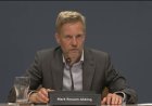 Ambtenaar vindt het een goede zaak dat er geen notulen zijn van belangrijke corona-overleggen