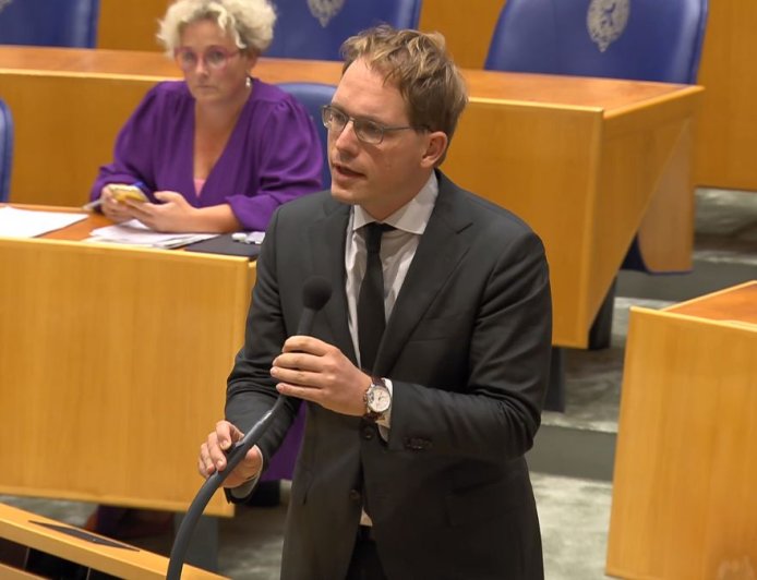 Kijk: Links ontploft nadat Pepijn van Houwelingen feiten op tafel legt over AIVD